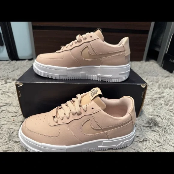Nike WMNS Air Force 1 Pixel ‘Particle Beige’ - Picture 2 of 6
